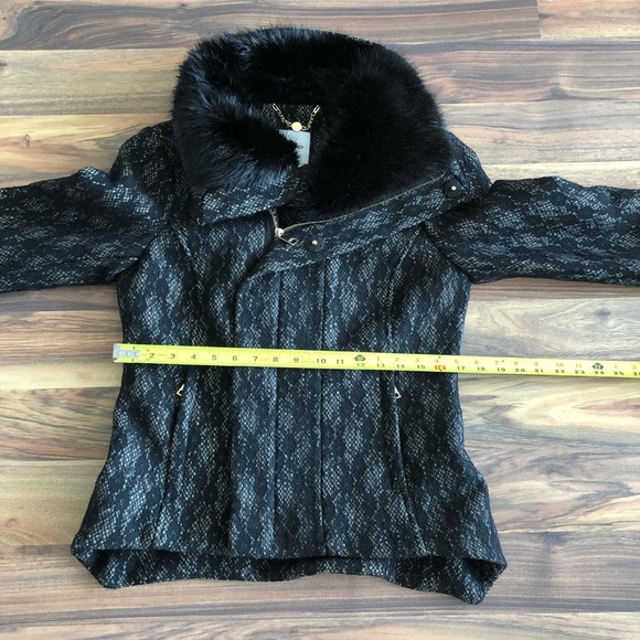 Bebe asymmetric lace pattern coat - Picture 8 of 12